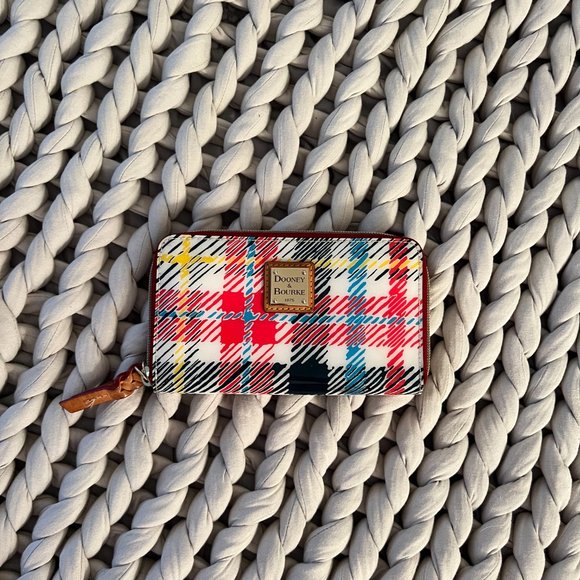 Dooney & Bourke plaid wallet - Picture 2 of 10